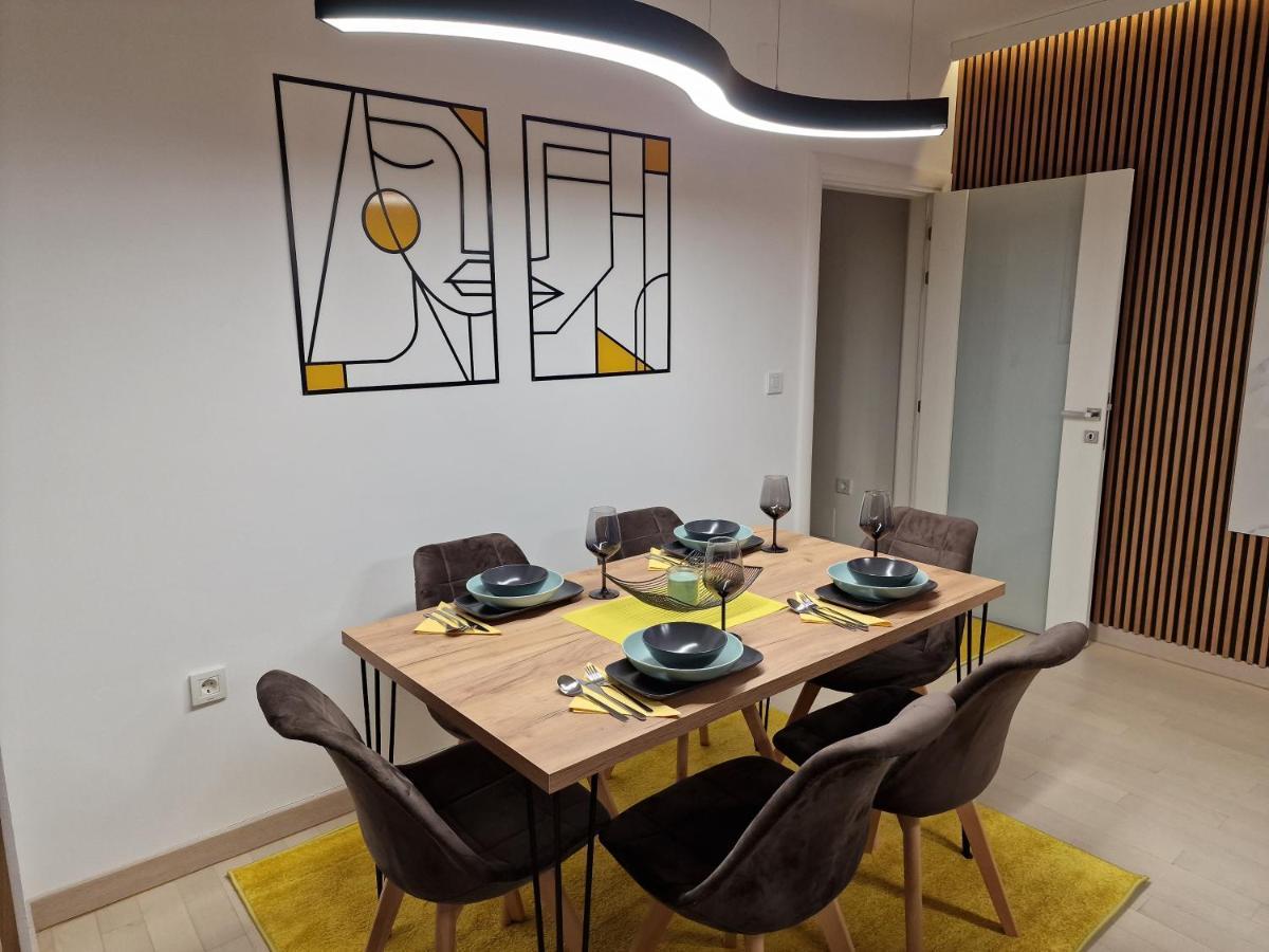 Luxury Yellow & Modern Apartment Skopie Exterior foto